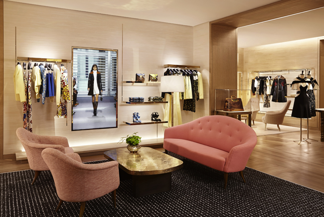 Reopening of the Louis Vuitton Montaigne boutique - en - Say Who